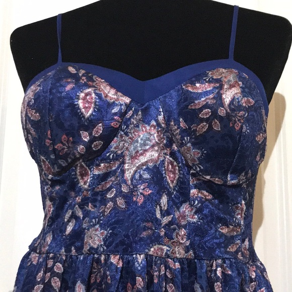 🦋Xhilaration Velvet Dress 🦋🦋 - Picture 3 of 5